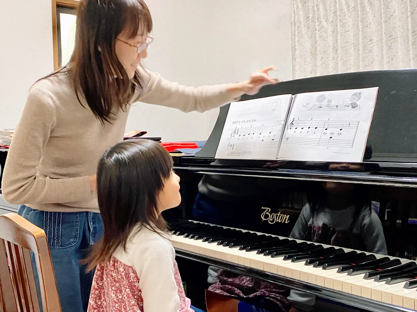 鶴川はるな坂ピアノ教室のレッスンの様子